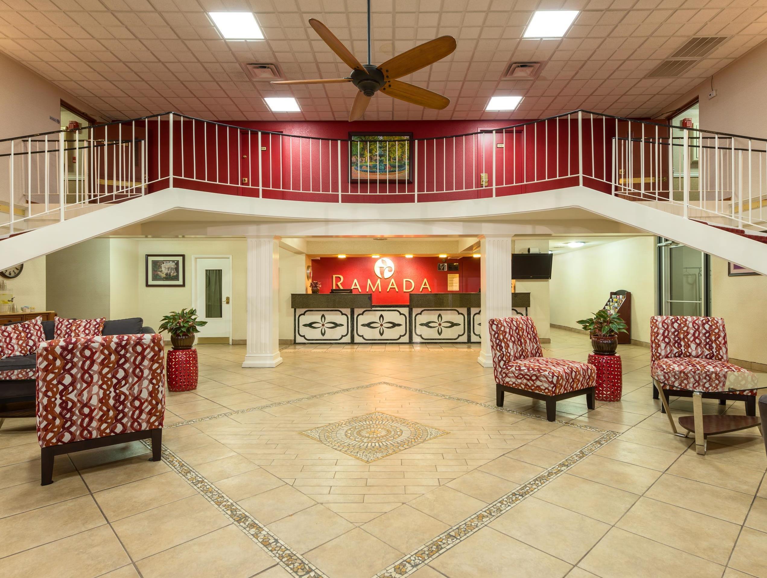 Ramada By Wyndham Bowling Green Exterior photo