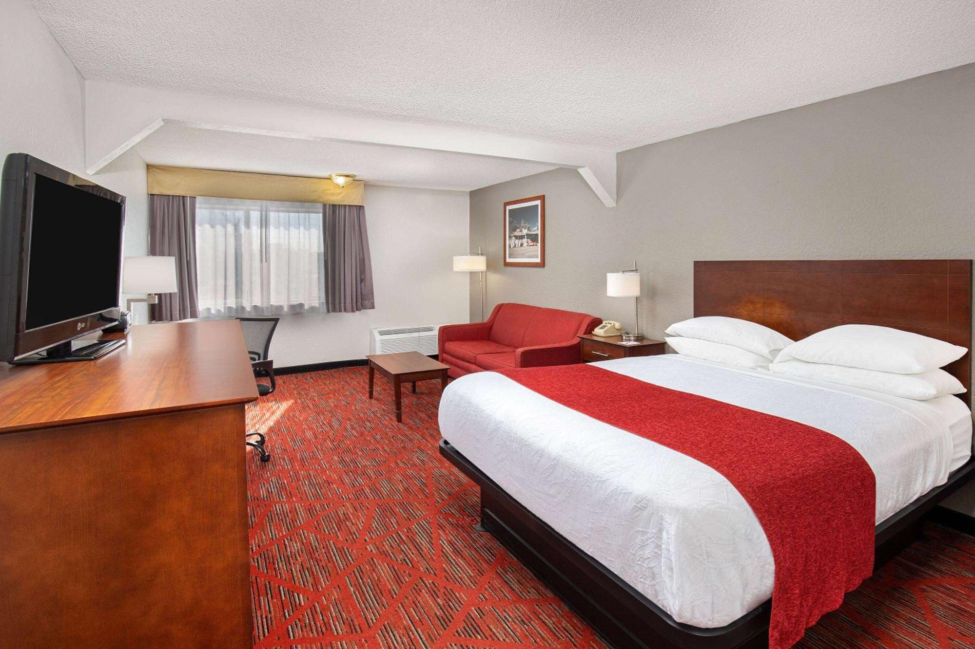 Ramada By Wyndham Bowling Green Exterior photo