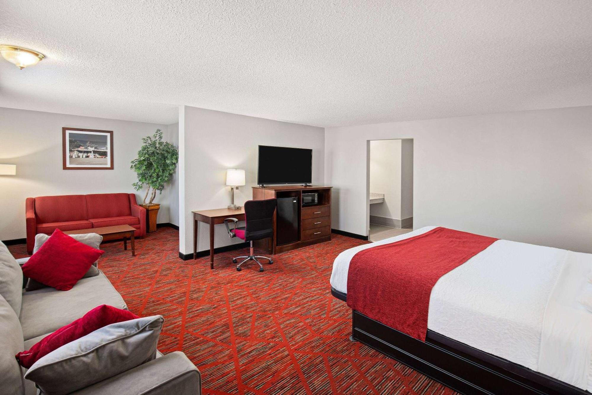 Ramada By Wyndham Bowling Green Exterior photo