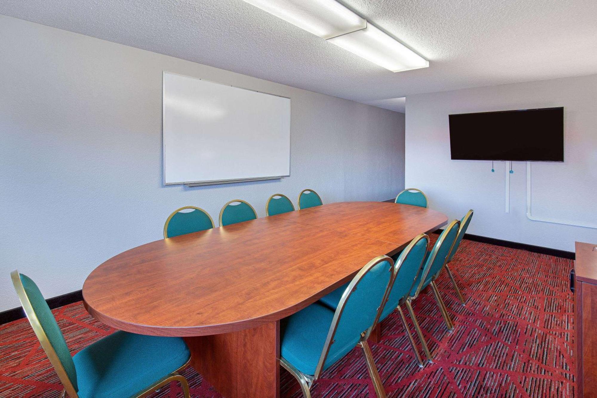 Ramada By Wyndham Bowling Green Exterior photo