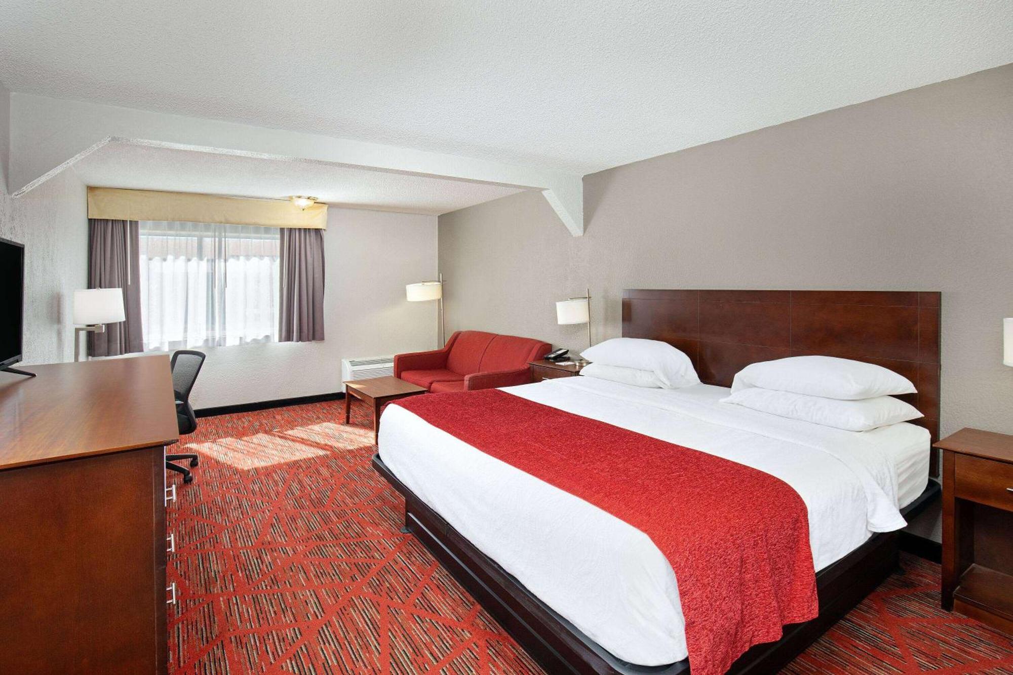 Ramada By Wyndham Bowling Green Exterior photo